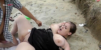 Bbw Gets Fucked Of The Beach