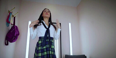 Schoolgirl shows that she is in love with ass pleasures