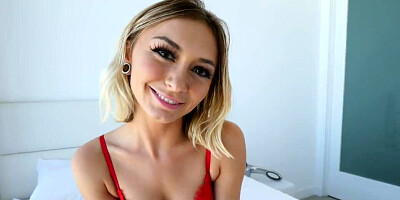 Chloe Temple has a great body and she loves to show it off