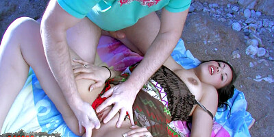 Bigtits Chuby Arab Babe Fucking At The Beach - Karmen Diaz