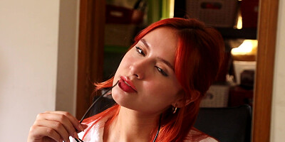 Colombian redhead Violet Prydz fucks her tender pussy