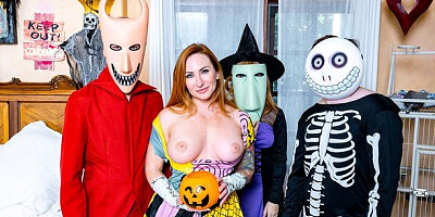 Watch wonderful Evie Christian and Sophia Locke's smut