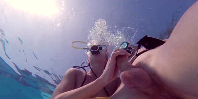 Minnie Manga's blowjob action by Underwater Show