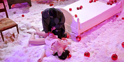 Asian babe Jiaxin has fun with the prince