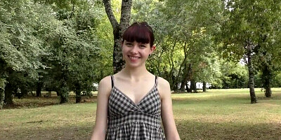 Teenage beauty decides to take a dildo up her pussy