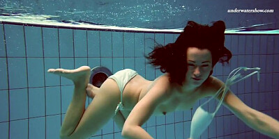 Bendy Alla - babe clip - Underwater Show