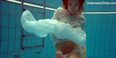 Underwater Show featuring ladylove's 18 year old smut