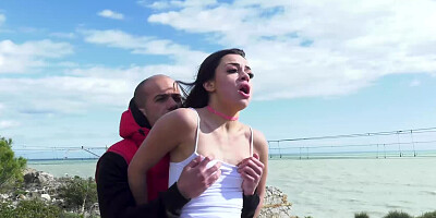 Bubble butt chick fucks with her horny boyfriend outdoors