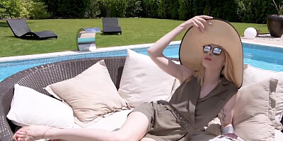 Blonde babe Milena Devi invited her neighbour for sex