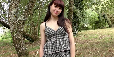 A skinny teen has her first anal at the porn casting