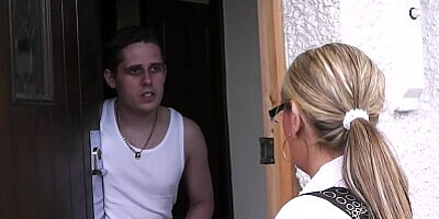 Working woman getting her pussy licked and fucked