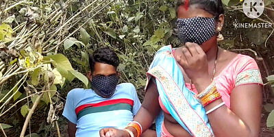 Randi Usha Bhabhi Ne Apne Boy Friend Ko Jungle Me Bulake Bahut Mast Chudwati H Sali Randi Bhabhi