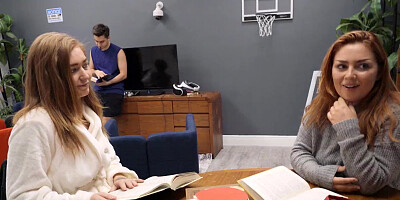 Gorgeous blonde tries best friend's boyfriend for sex