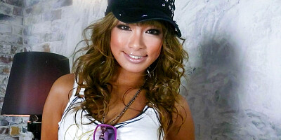 Asian loves good threesome fucking and cum on her lips