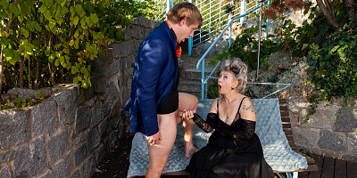 Mature noblewoman getting fucked by a commoner