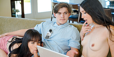 Mom-daughter home FFM with Ashley Wolf and Emma Jade