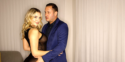 Danny Mountain eating out and fucking PAWG Ella Reese