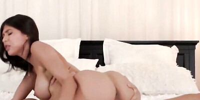 StepFamily Hookups - Brace face stepmother Heather Vahn loves big cock