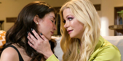 Jane Wilde in a hot lesbian scene with Serene Siren