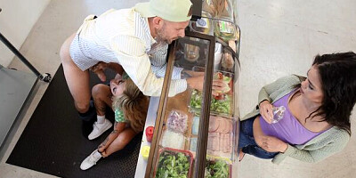 Jazz Jizzes's blowjob action by Brazzers Exxtra