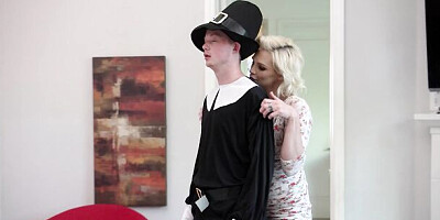 Sexy MILF Charli Phoenix gets her turkey stuffed by a Pilgrim
