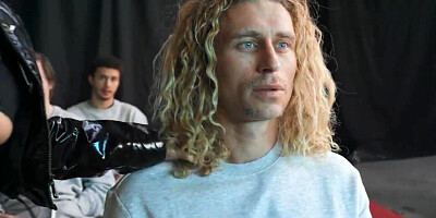 Angela White is in the middle of the party for a blowbang