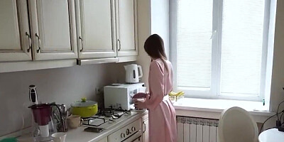 Mirari Hub spreads her pussy lips and rides a dong