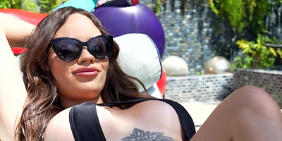 Rose Lynn is a MILF that deserves the hottest fucking