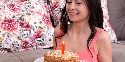 Rimjob session from a brunette that loves his ass too