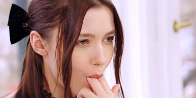 Big-boobed chick Mila Azul opens her shaved pussy on cam