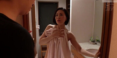 B4A2806-A son-in-law visits his mother-in-law, a beautiful mature woman with big breasts, at night