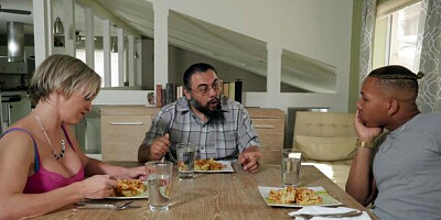 MILFs Like It Big: Blonde hair Dee Williams cumshot sex tape