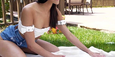 Passion-HD.com: Emily Willis takes huge dildo