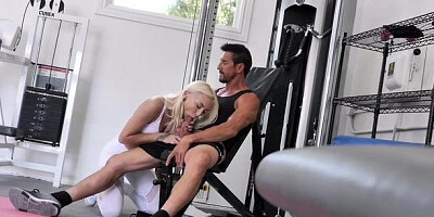 SpyFam - Chloe Temple pussy fuck