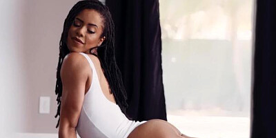 Dirty Masseur: Yoga sex video amongst pierced oily Kira Noir