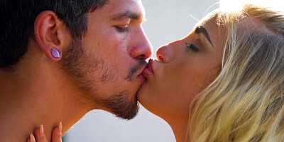 PassionHD - Naomi Woods seduce in the balcony