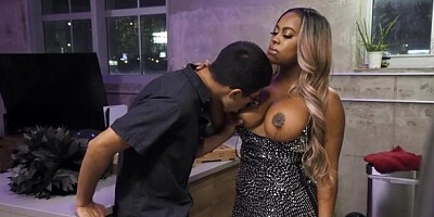 RK Prime: Slim Breyana Moore POV doggystyle outdoors