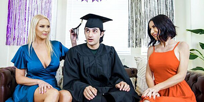 Vanessa and Brooke's blowjob dirt