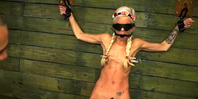 Sexual D.: Halle Von bound