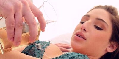 PassionHD: Abella Danger receiving facial