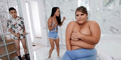 Brazzers Exxtra: Wet caucasian couple need masturbating