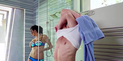 MommyGotBoobs: European Reagan Foxx cheating