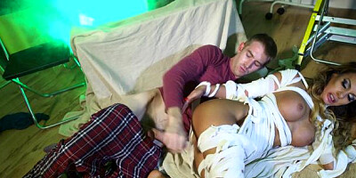 MILFs Like It Big - Elicia Solis & Danny D 69