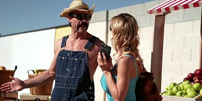 BRAZZERS Exxtra: Alexis Fawx pussy fuck