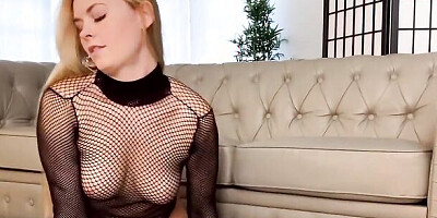 Twistys - Amazing Babe Bailey Rayne Rubbing Her Shaved Pussy Alone Till Orgasm