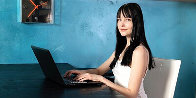 Watch horny Amelia Riven's smut