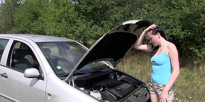 Kiara Gold Fucks The Stud That Helps Her When Her Car Overheats - Bang