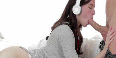 Model Girlfriend Amateur Loving Her Man 8 Min - Veronica Radke