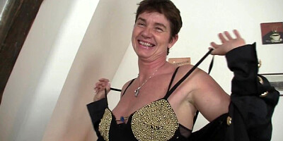 Sultry milady at old pussy action