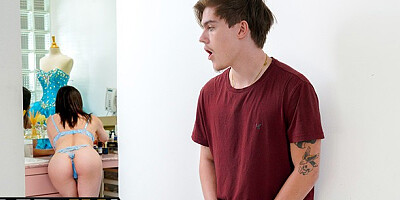 Impressive Rayveness's big tits stepmom video